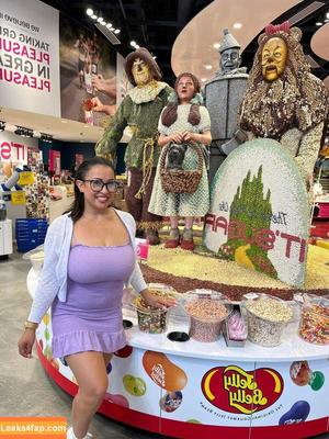 lizzywurst photo #0911