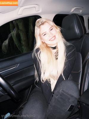 lliiillyy photo #0007