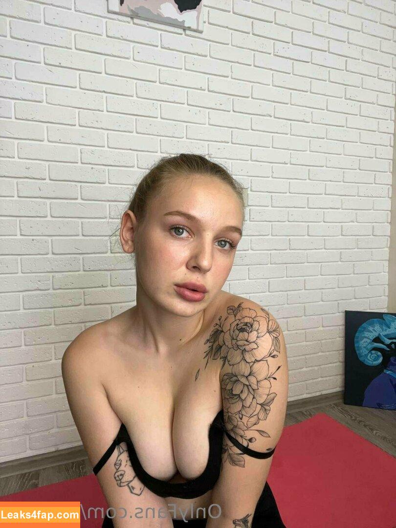 llollavip / llolla_19 leaked photo photo #0034