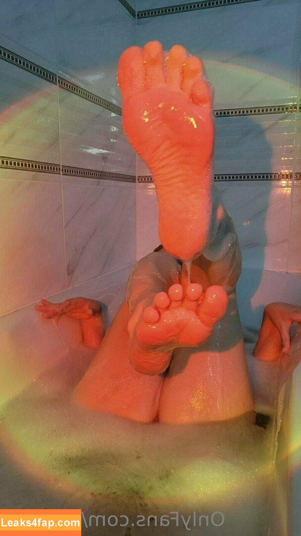 llollavip / llolla_19 leaked photo photo #0036