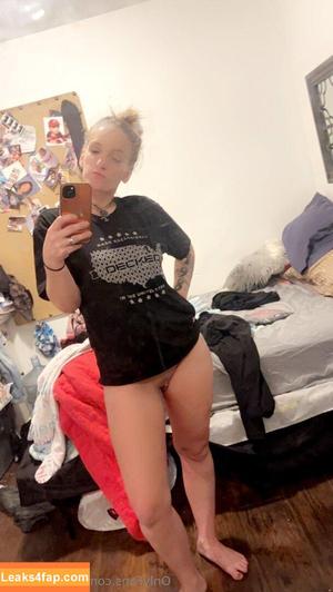 locaqueen77 photo #0018