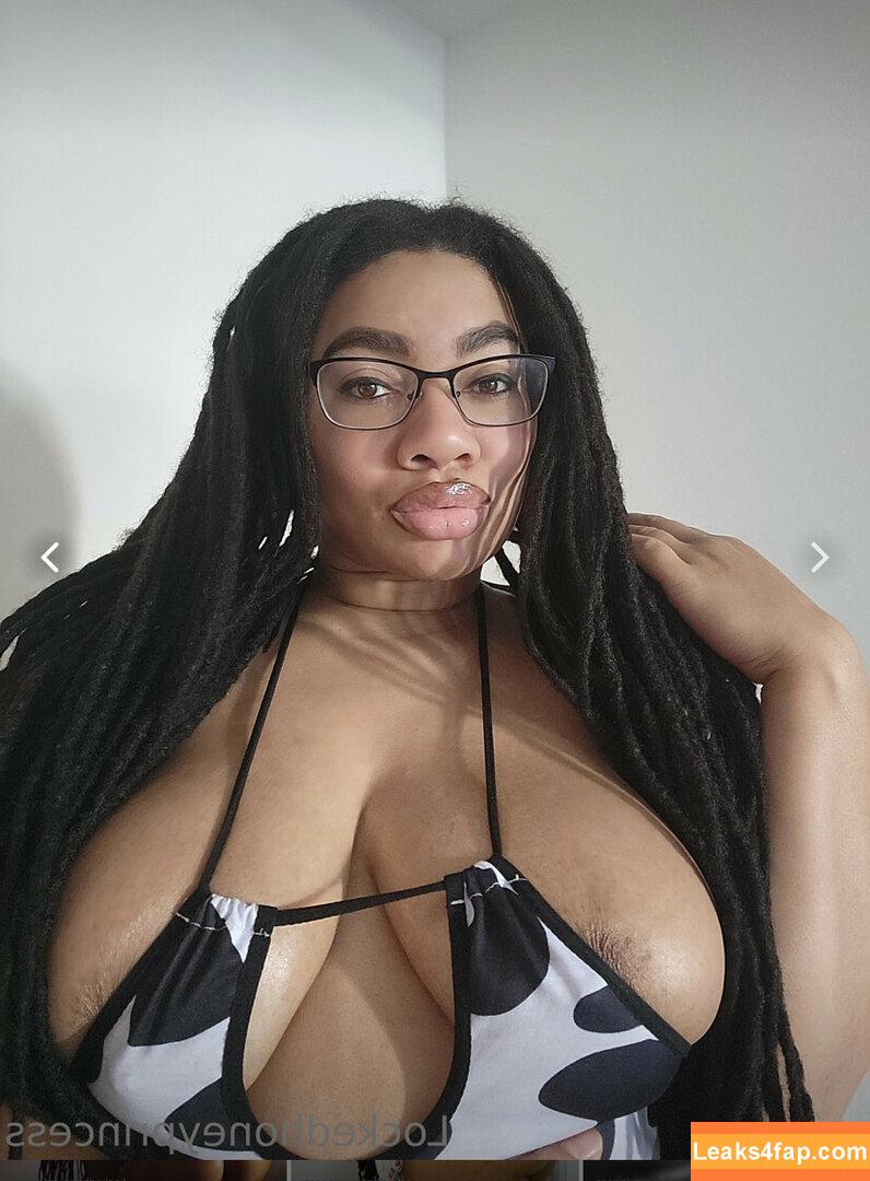 LockedHoneyPrincess / https: / u129269199 leaked photo photo #0003