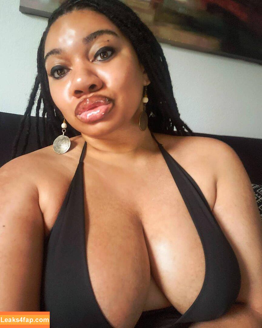 LockedHoneyPrincess / https: / u129269199 leaked photo photo #0009