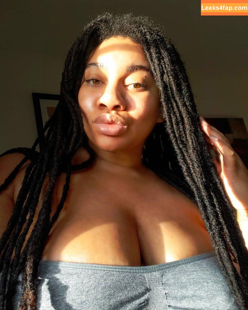 LockedHoneyPrincess / https: / u129269199 leaked photo photo #0010