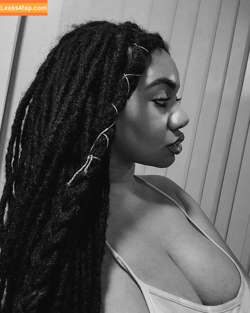 LockedHoneyPrincess / https: / u129269199 leaked photo photo #0020