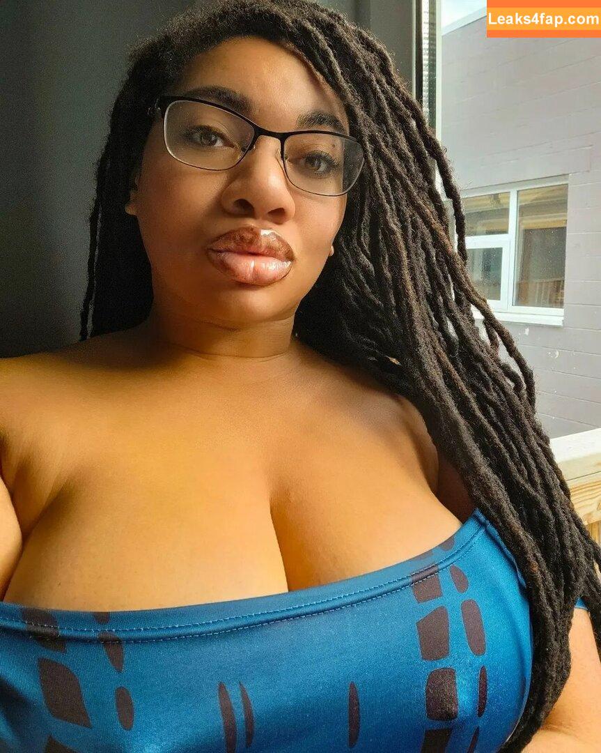 LockedHoneyPrincess / https: / u129269199 leaked photo photo #0027