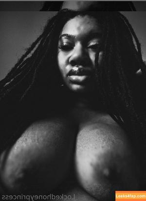 LockedHoneyPrincess фото #0001