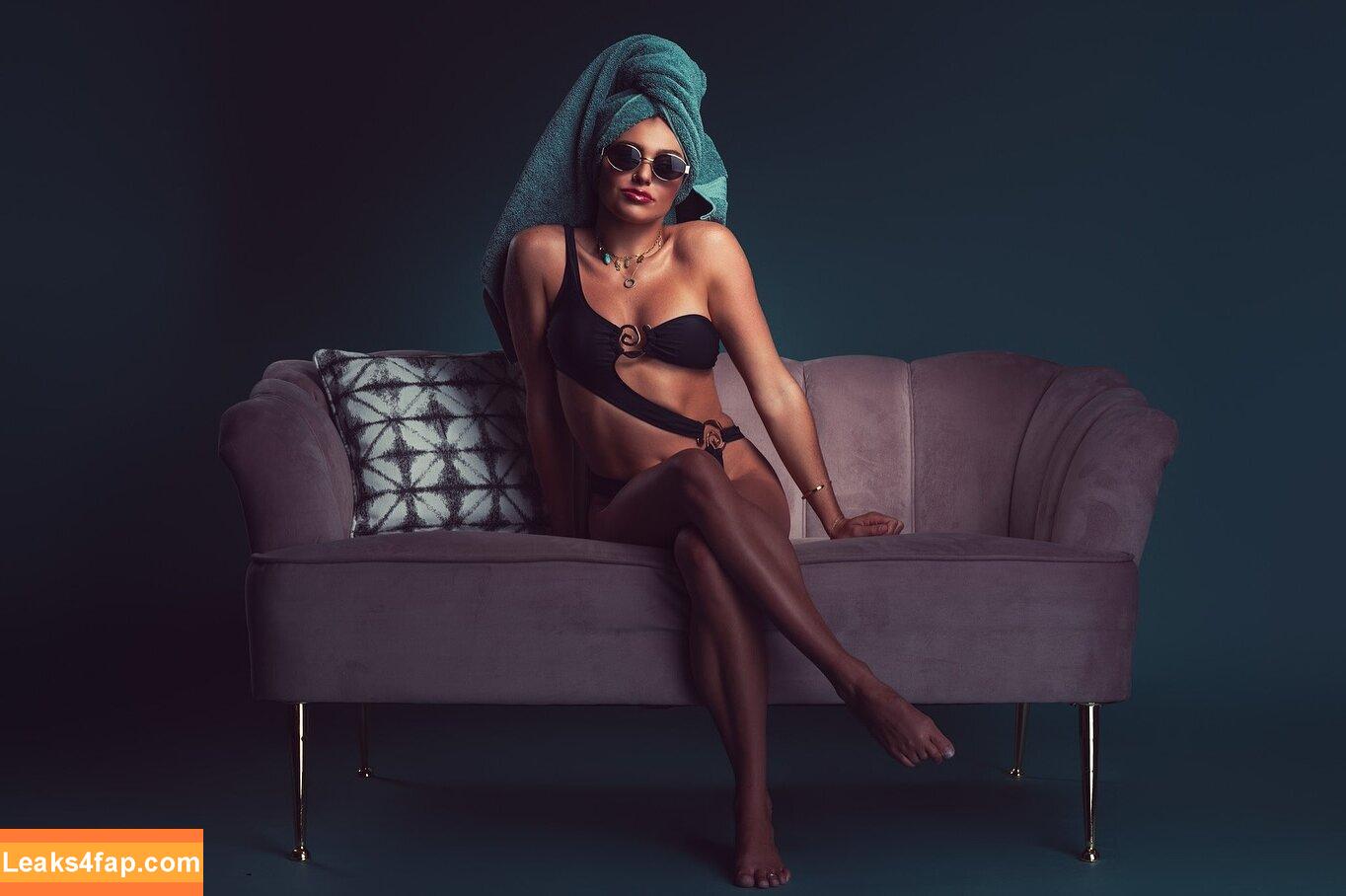 Logan Vaughan / logan.grace16 leaked photo photo #0075