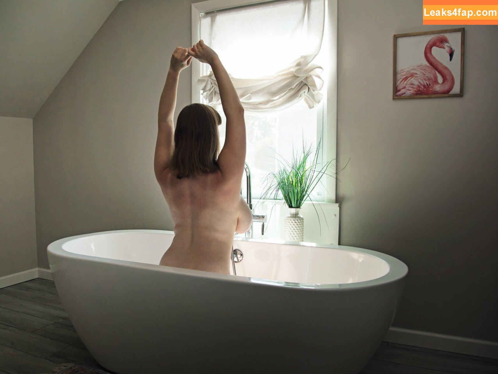 loisplz / lomeinnoodles19 leaked photo photo #0008