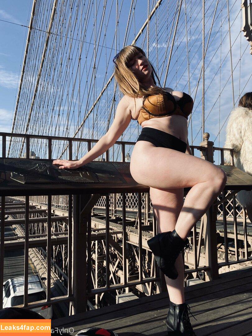 loisplz / lomeinnoodles19 leaked photo photo #0157