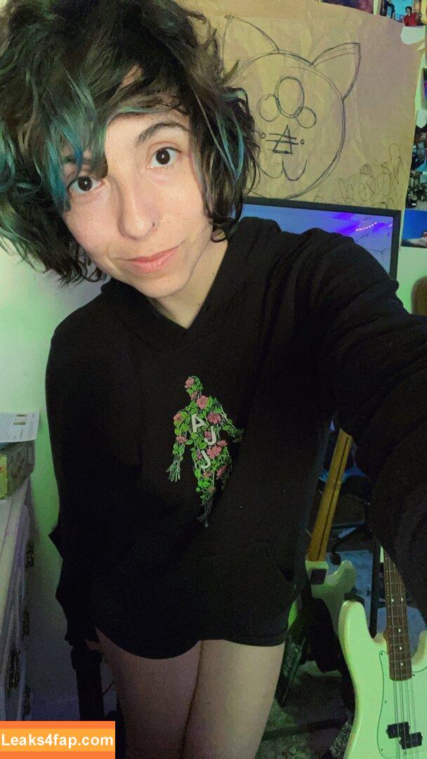 Lokeigh / https: leaked photo photo #0014