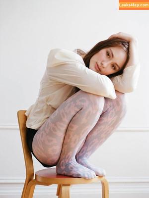 Lola Tung photo #0054