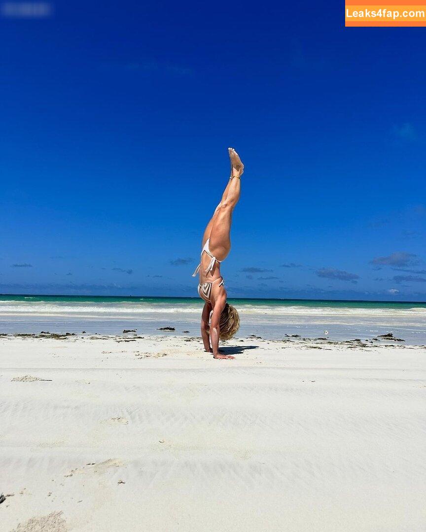 Lola Weippert / lolaweippert слитое фото фото #0321