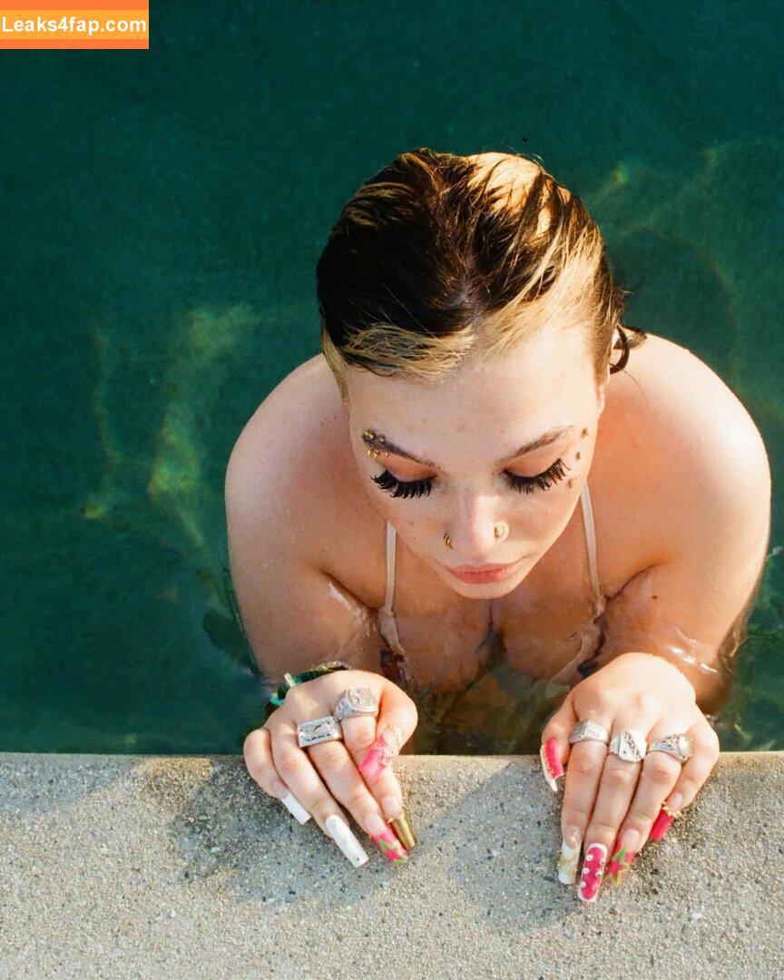 Lola Young / lolayounggg leaked photo photo #0001