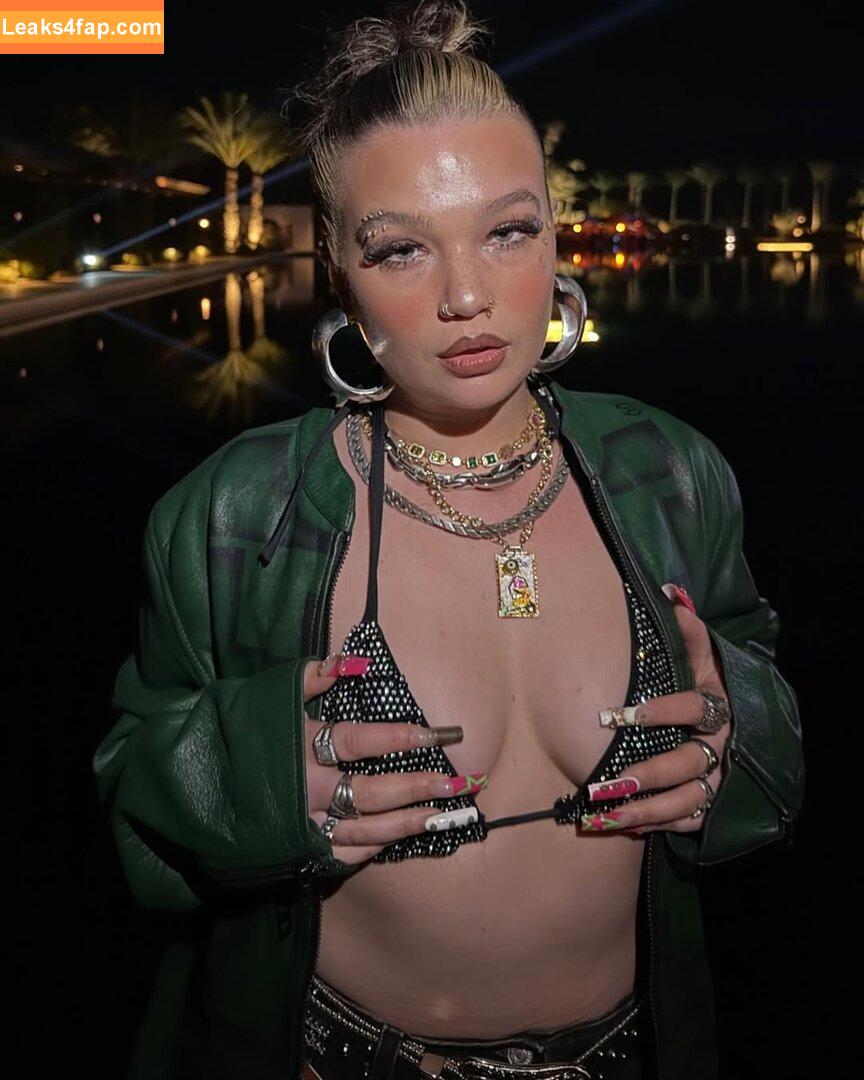 Lola Young / lolayounggg leaked photo photo #0004