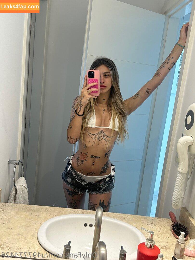 lolaaaesx2006 / iamlinaawom leaked photo photo #0017