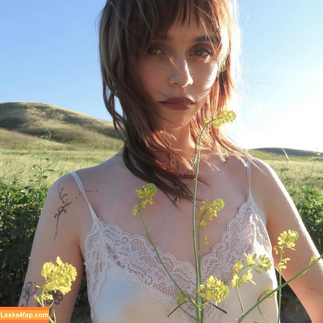 lolabllue / iused2bethehorsegirl leaked photo photo #0071