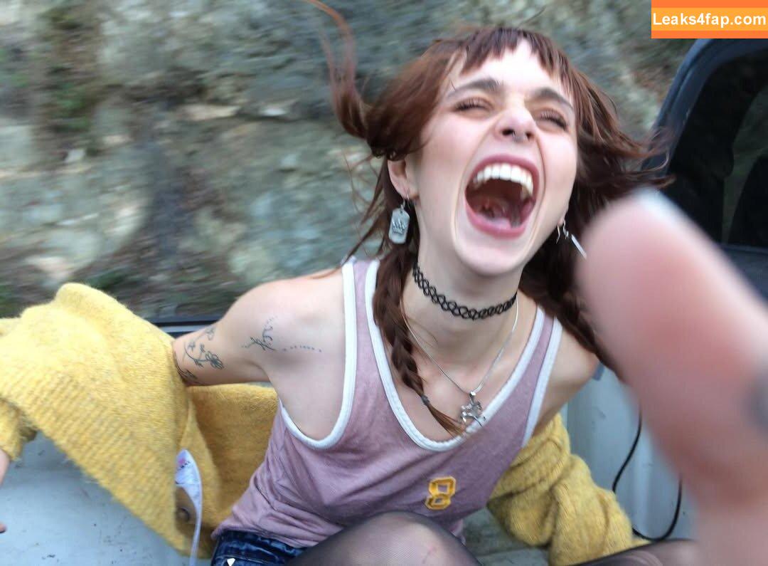 lolabllue / iused2bethehorsegirl leaked photo photo #0075