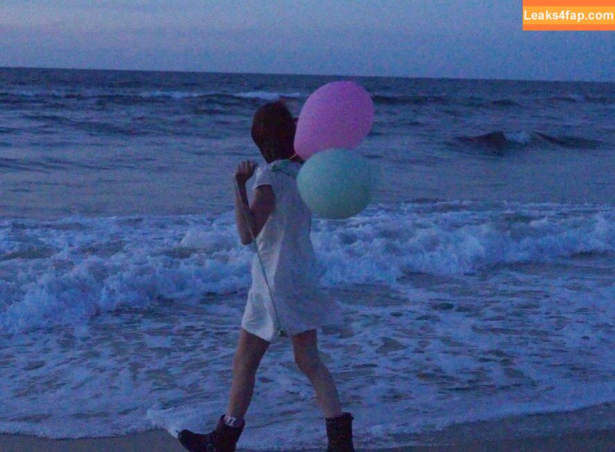 lolabllue / iused2bethehorsegirl leaked photo photo #0076