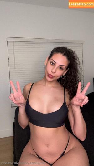 lolaswanxo photo #0013