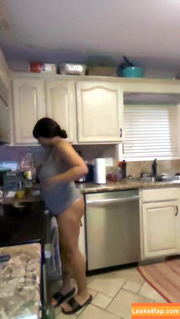 lollipop_lioness /  leaked photo photo #0017