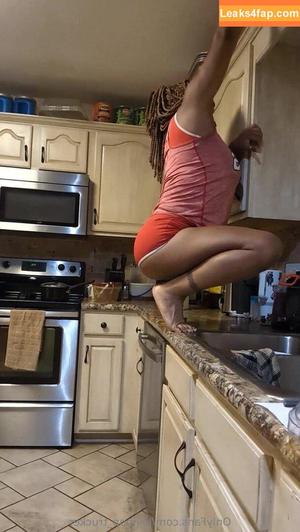 lollipop_lioness photo #0016