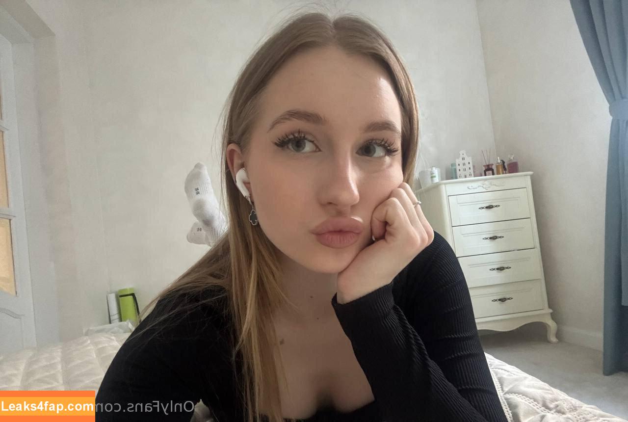 lolly_kinks /  leaked photo photo #0004