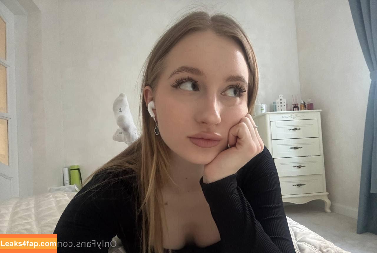 lolly_kinks /  leaked photo photo #0005