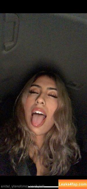 lonely_latina photo #0001