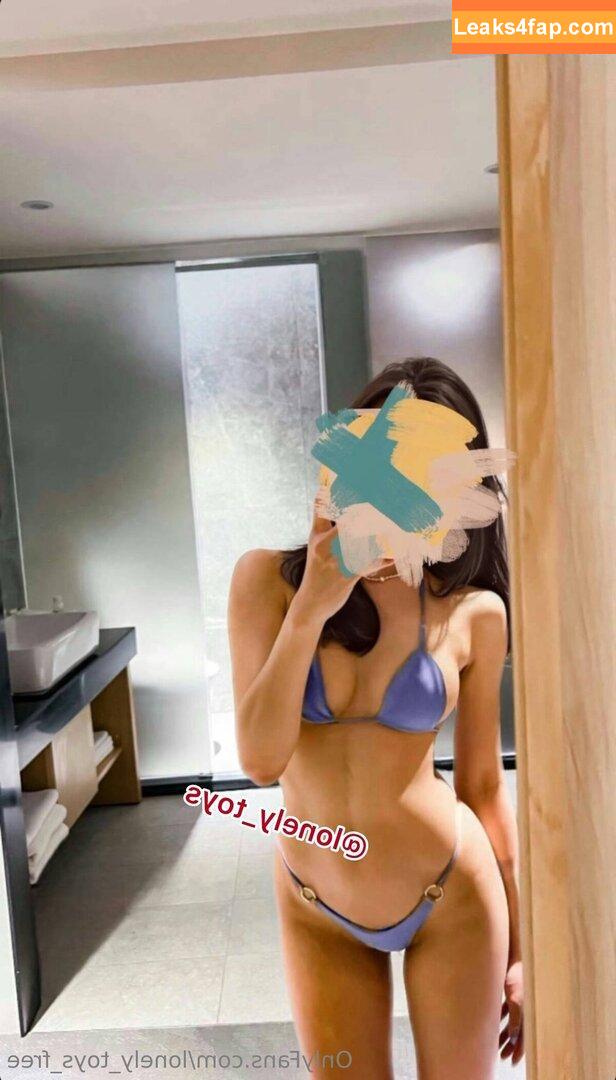 lonely_toys_free /  leaked photo photo #0119