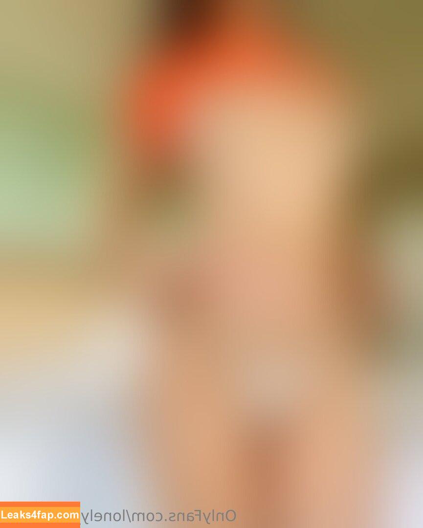 lonely_toys_free /  leaked photo photo #0125