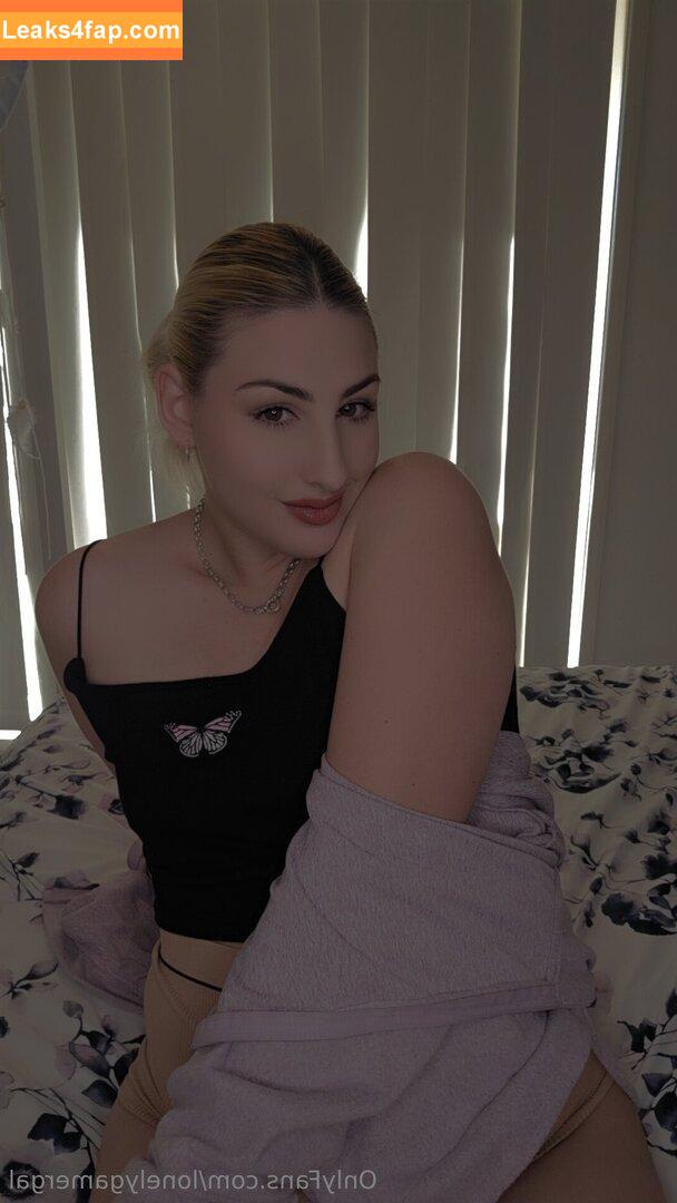 lonelygamergal / lonely_gamer_gal leaked photo photo #0028