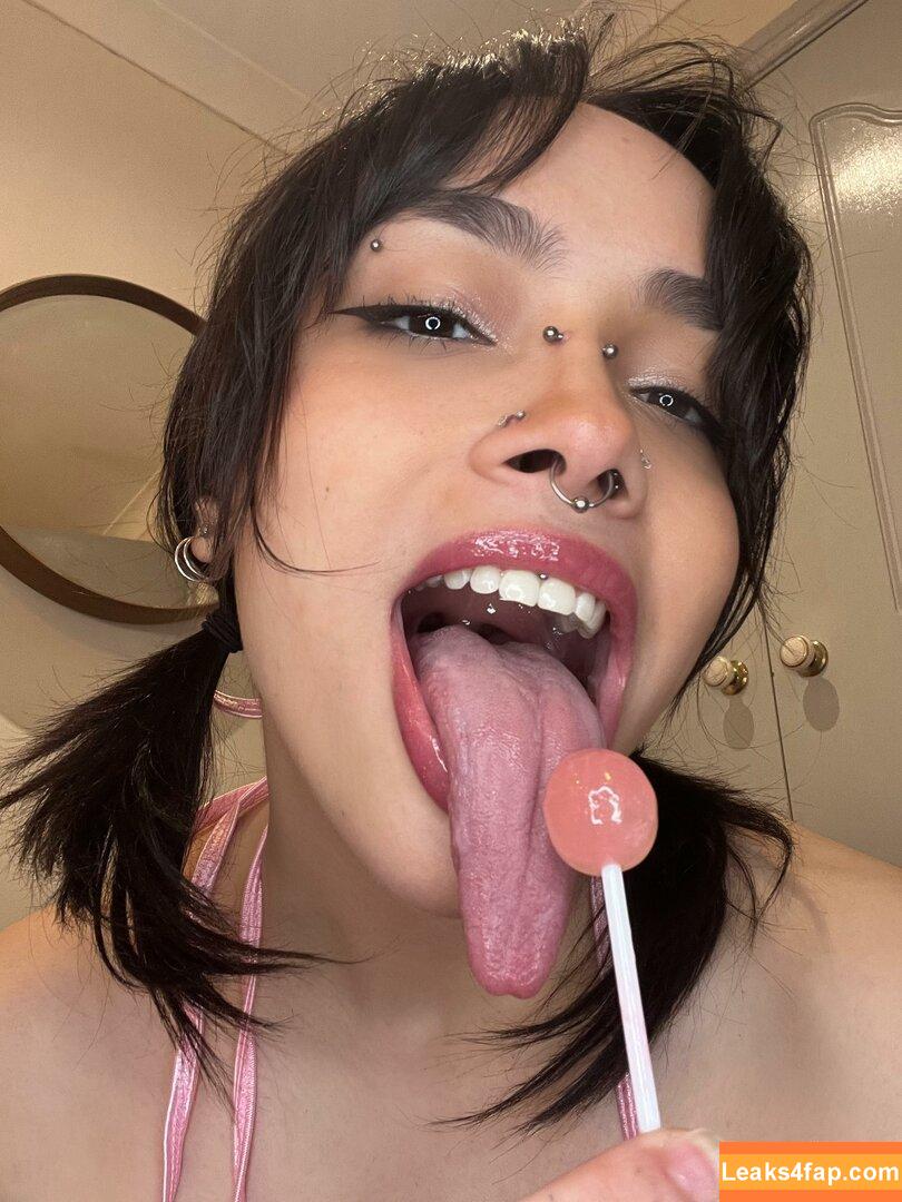 Long Tongue Fetish / _longtonguelewis / diqueentongue / longtonguelewis leaked photo photo #0339