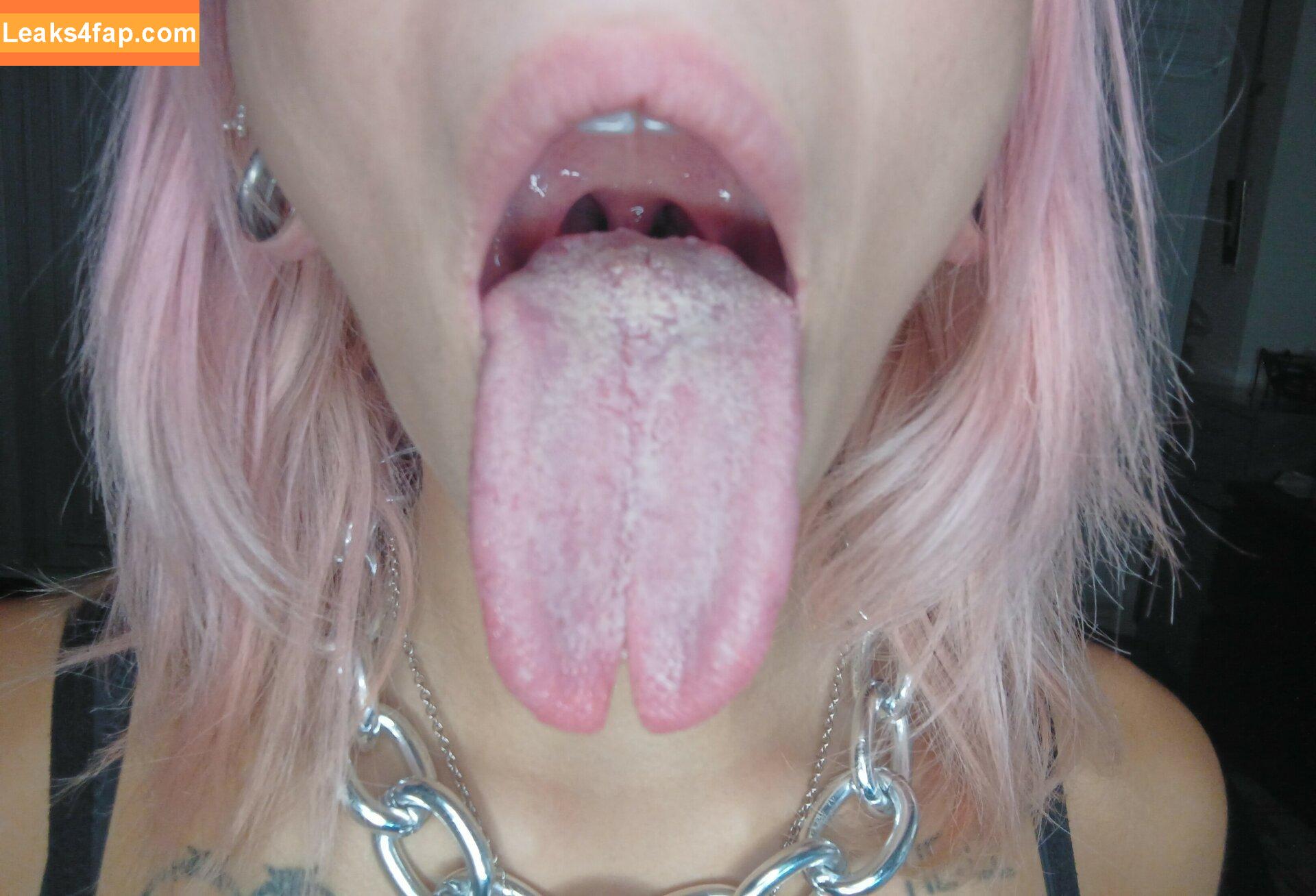 Long Tongue Fetish / _longtonguelewis / diqueentongue / longtonguelewis leaked photo photo #0349