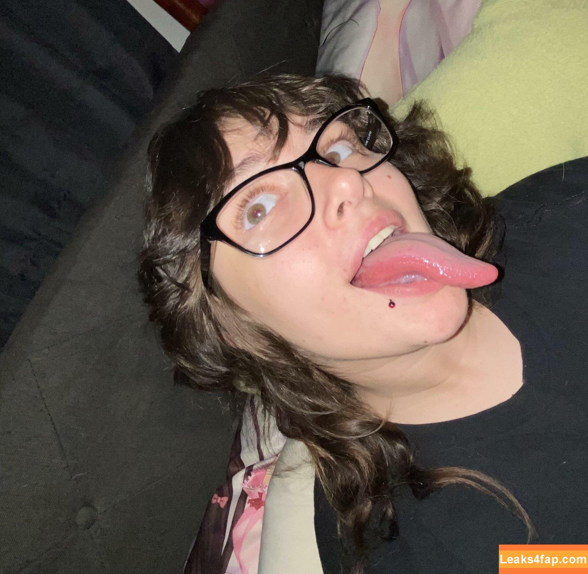 Long Tongue Fetish / _longtonguelewis / diqueentongue / longtonguelewis leaked photo photo #0353