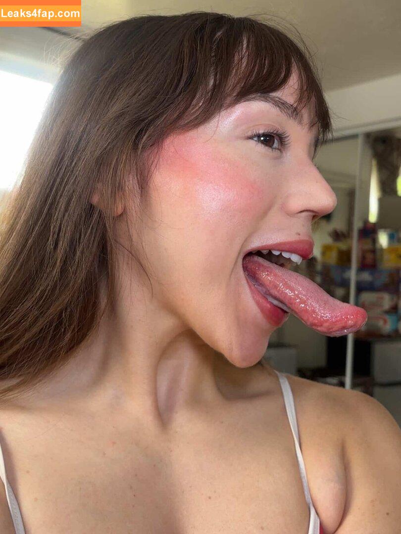Long Tongue Fetish / _longtonguelewis / diqueentongue / longtonguelewis leaked photo photo #0469
