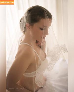 Lonneke Van Der Veen photo #0017