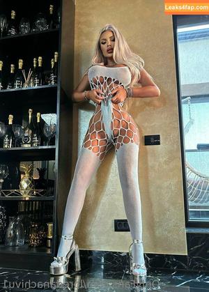 Loredana Chivu photo #0027