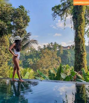 lorenasoleil / earthtravelstories фото #0011