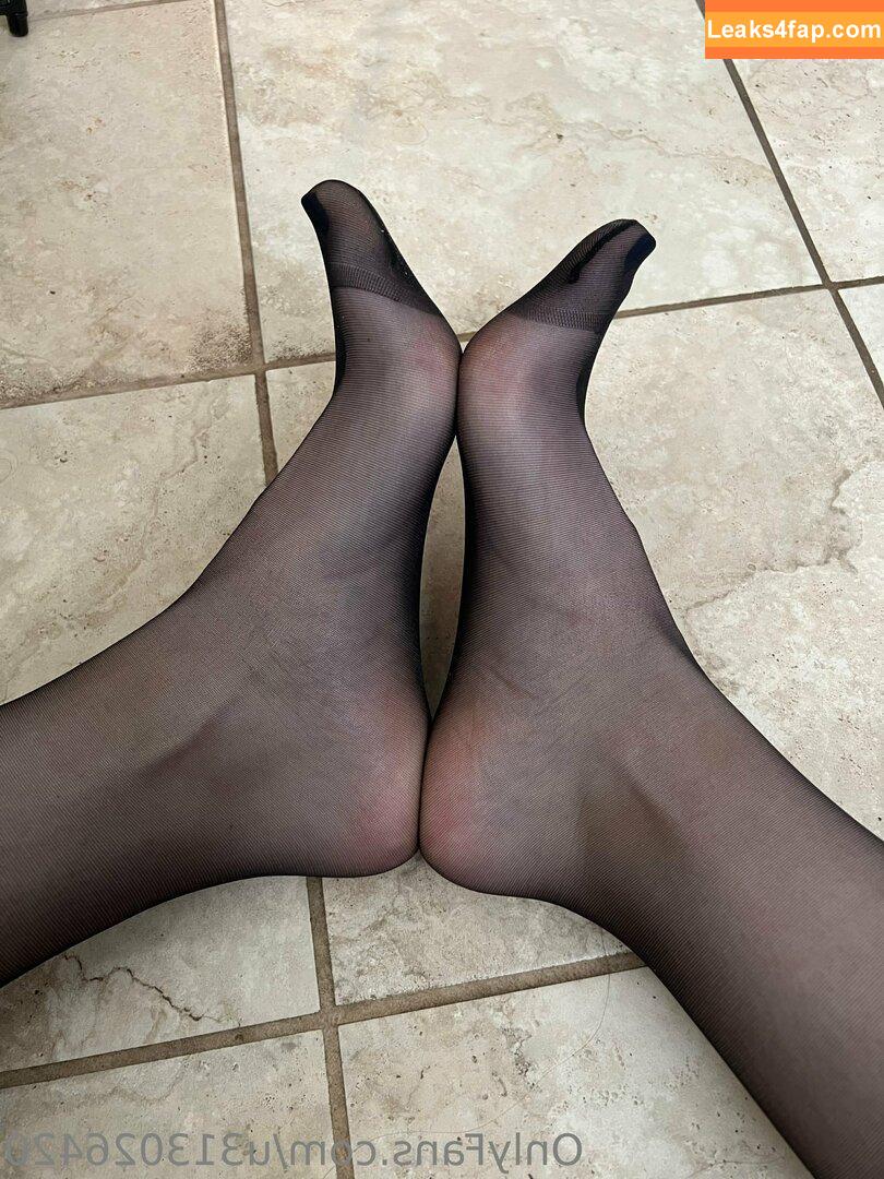 loritoes32 / toelover__ leaked photo photo #0025