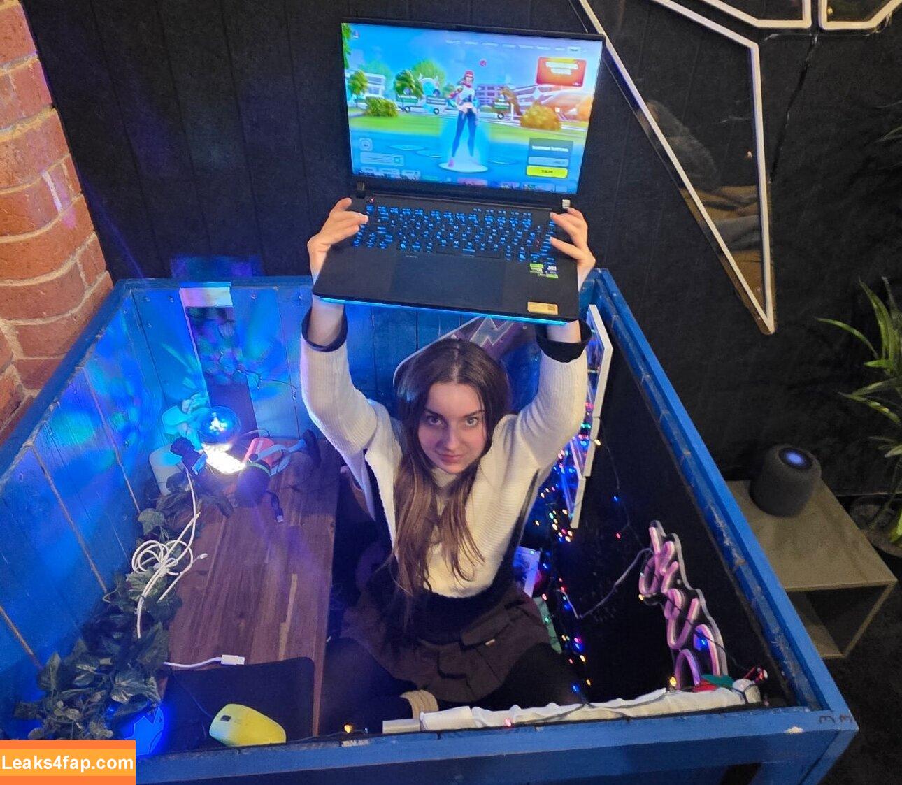 Loserfruit / brattykayla leaked photo photo #0575
