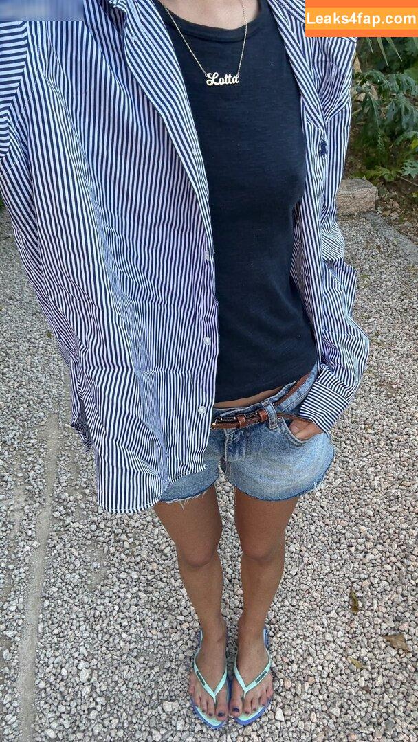 Lotta Emilie Stichler / lotta.stichler / lottastichler leaked photo photo #0058