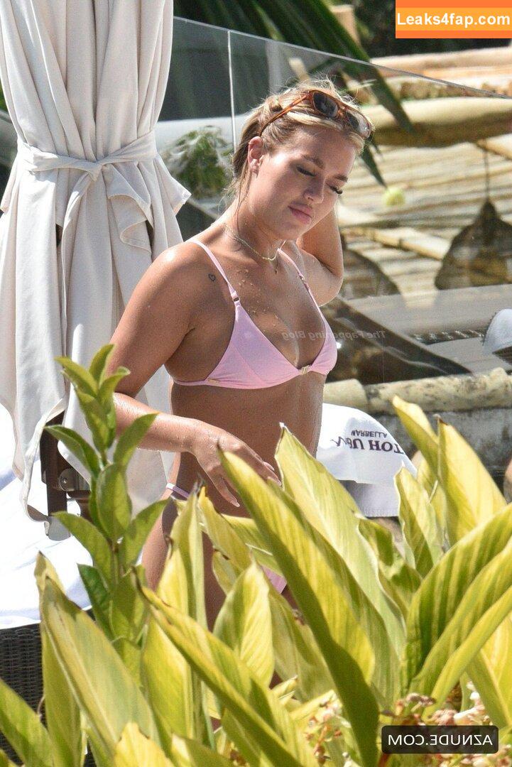 Lottie Tomlinson /  leaked photo photo #0015