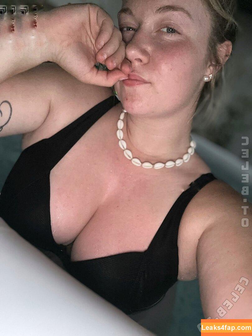 Lottiies Life / _lottiiiee_ / ladyinred-1 слитое фото фото #0472