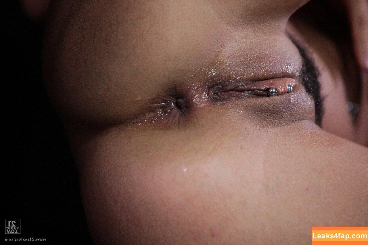 Lou Charmelle / LCharmelle / loucharmelle / loucharmelle.official leaked photo photo #0387