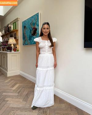 Louise Thompson photo #0008