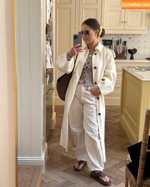 Louise Thompson photo #0013