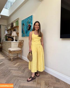 Louise Thompson photo #0017