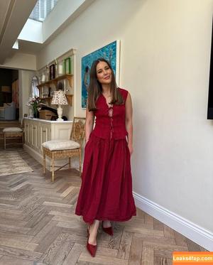 Louise Thompson photo #0022