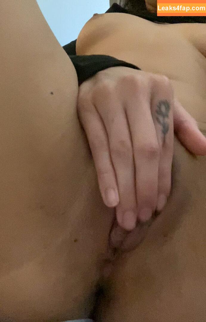 loveliasmith /  leaked photo photo #0017